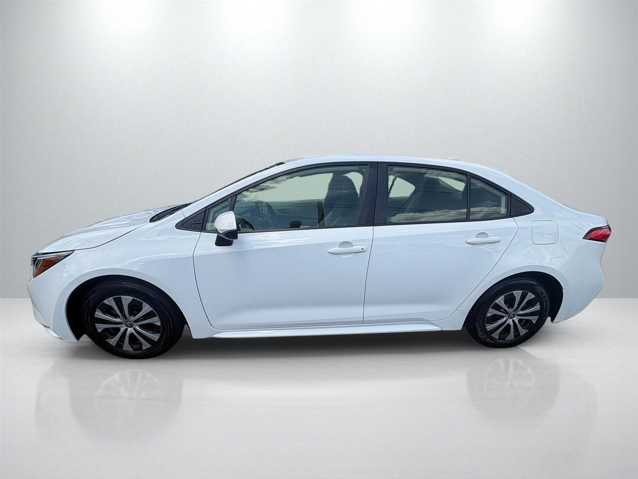 Toyota Corolla LE Hybrid 2022