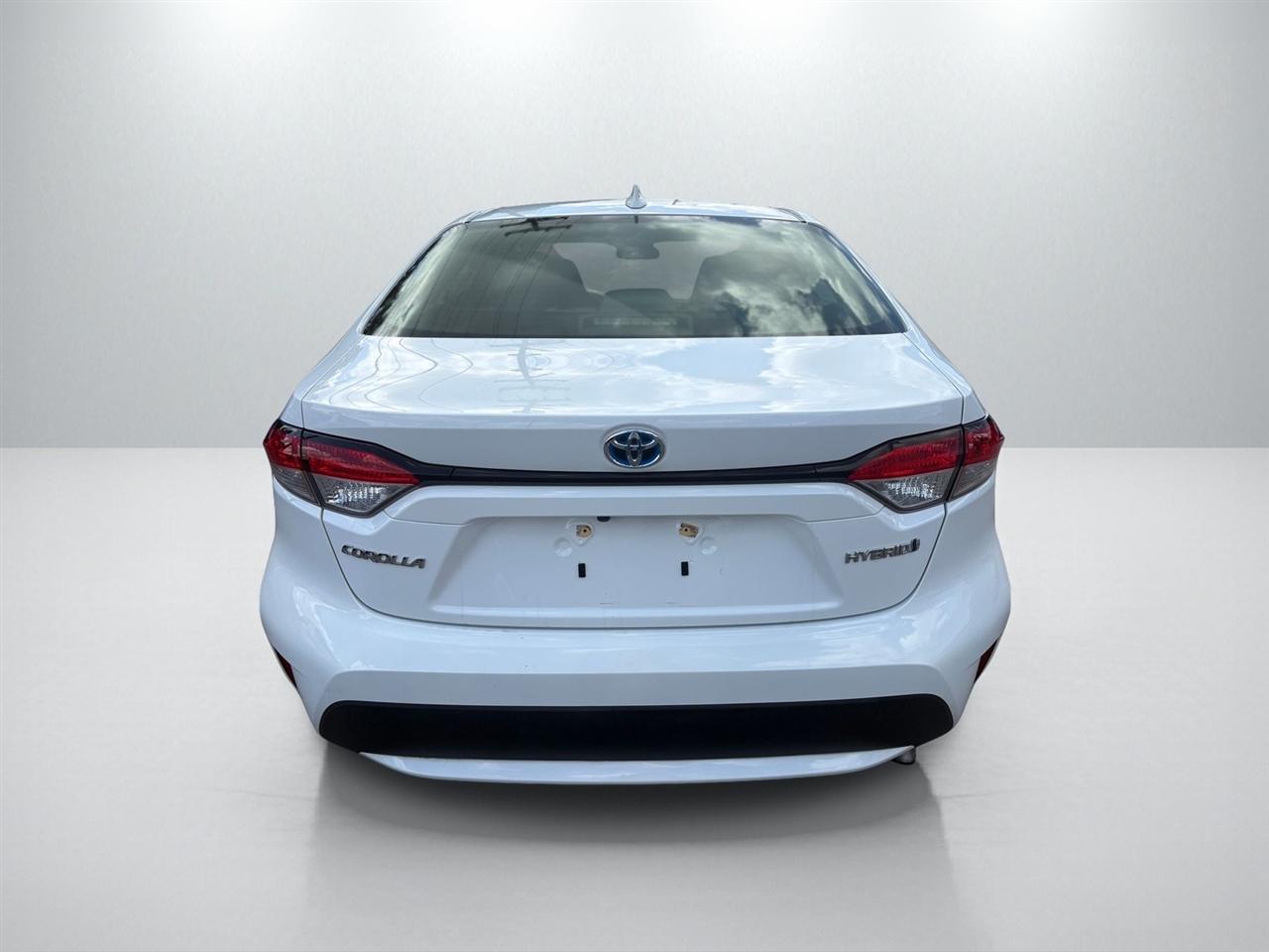 Toyota Corolla LE Hybrid 2022