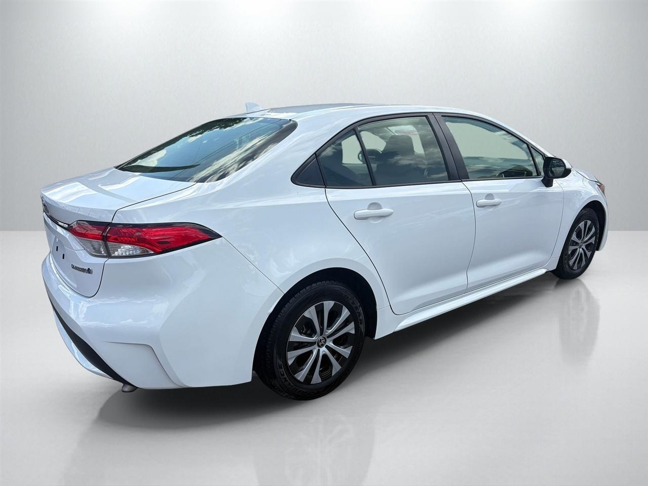 Toyota Corolla LE Hybrid 2022