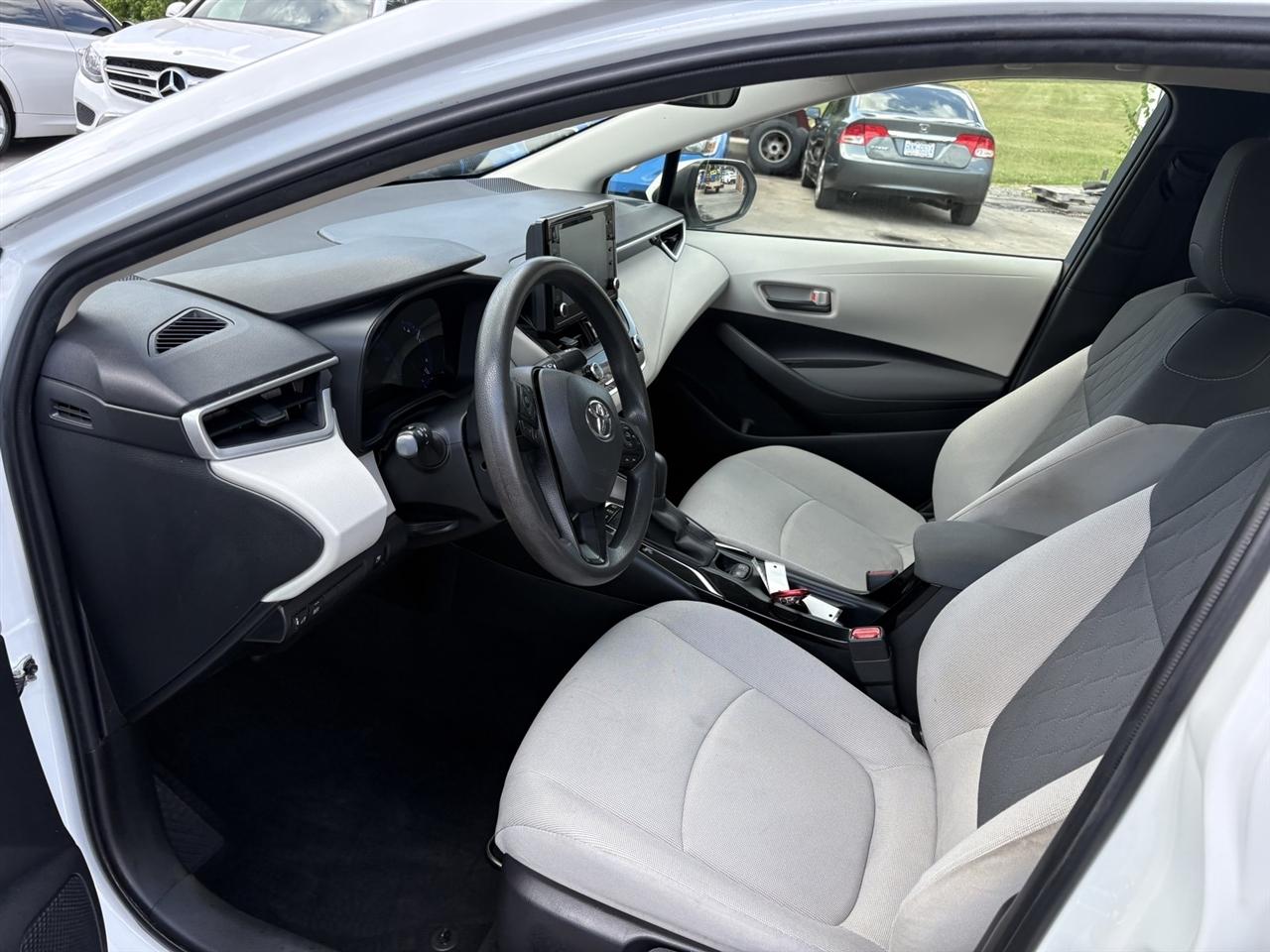 Toyota Corolla LE Hybrid 2022