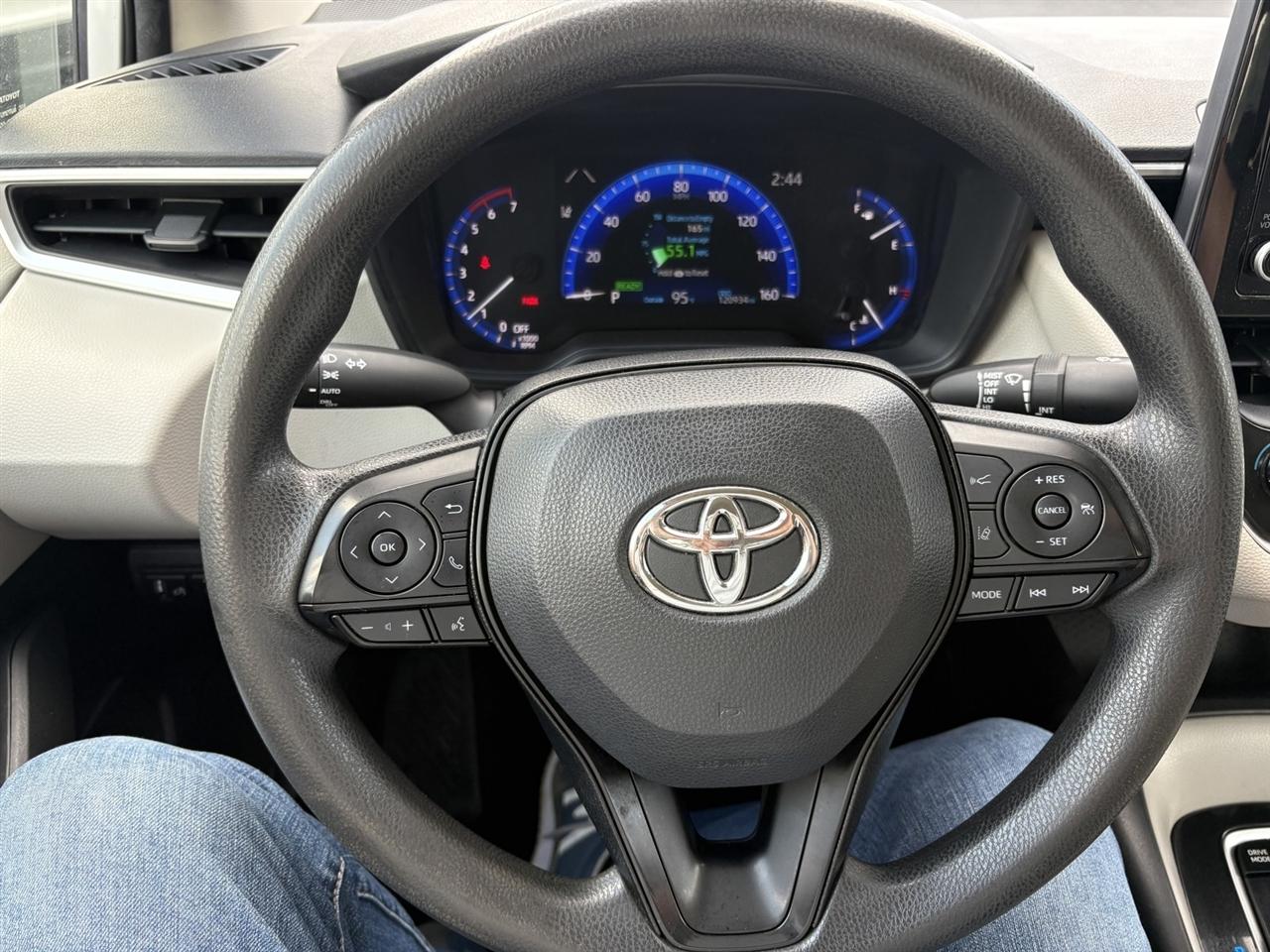 Toyota Corolla LE Hybrid 2022