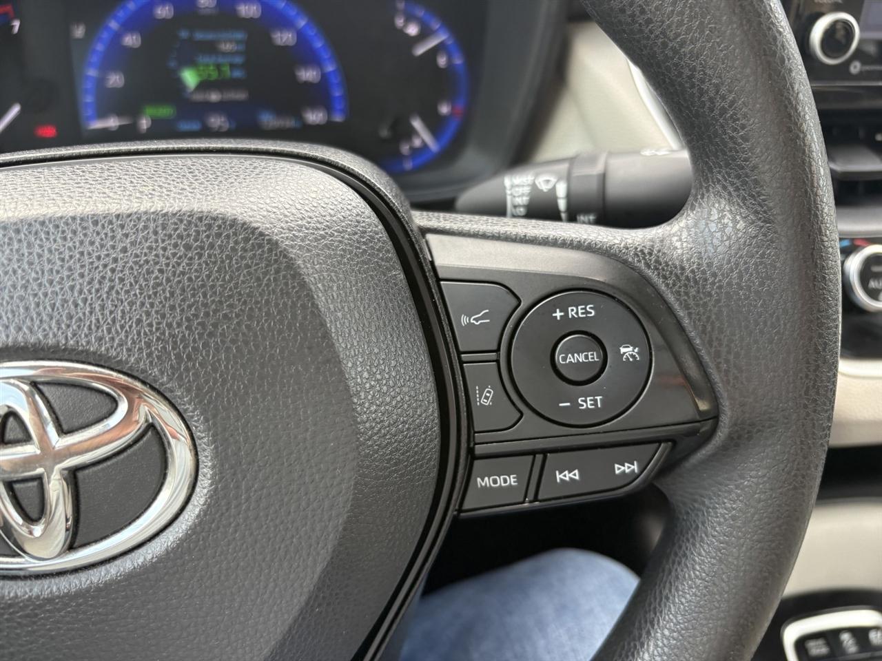Toyota Corolla LE Hybrid 2022