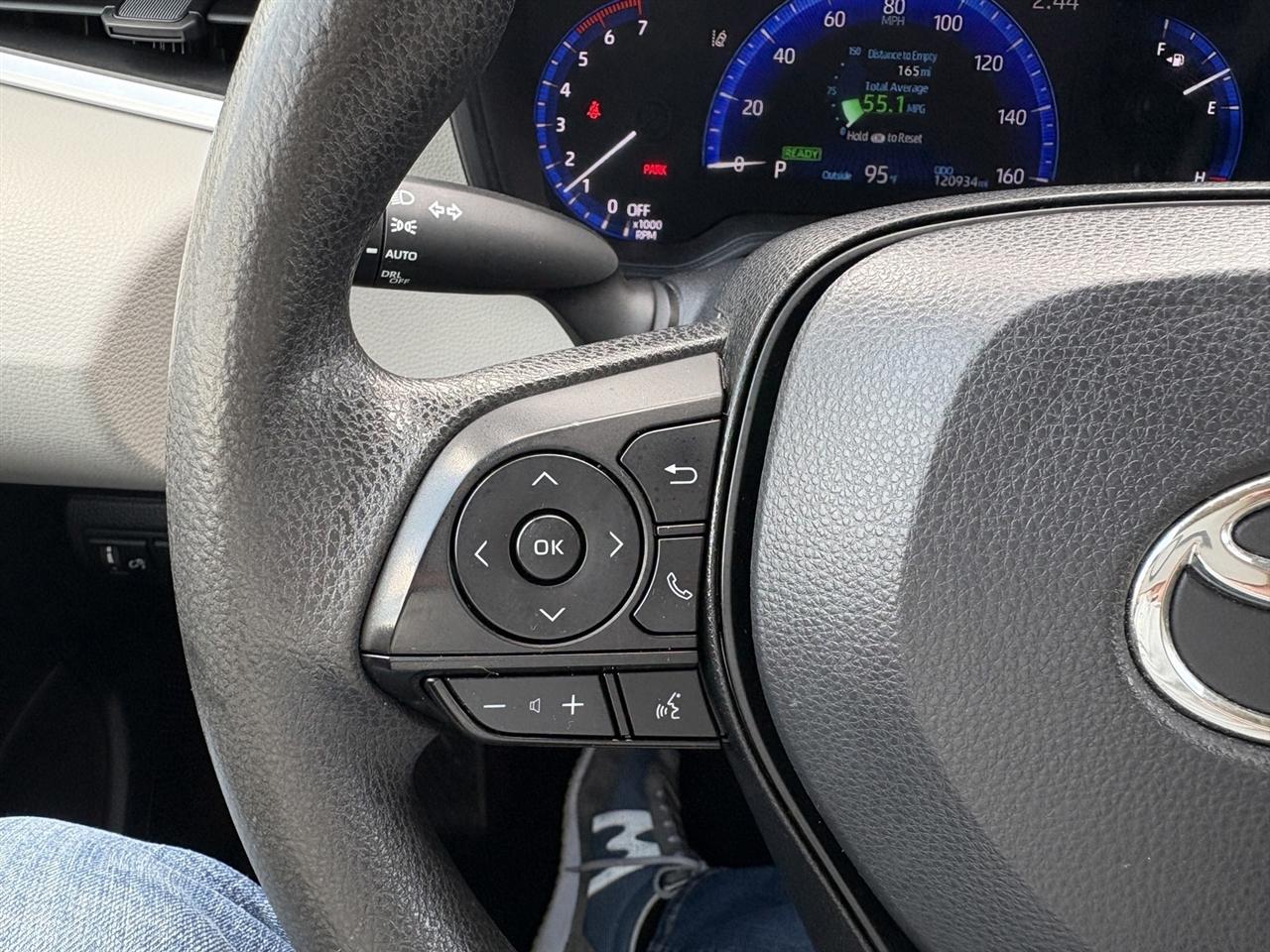 Toyota Corolla LE Hybrid 2022