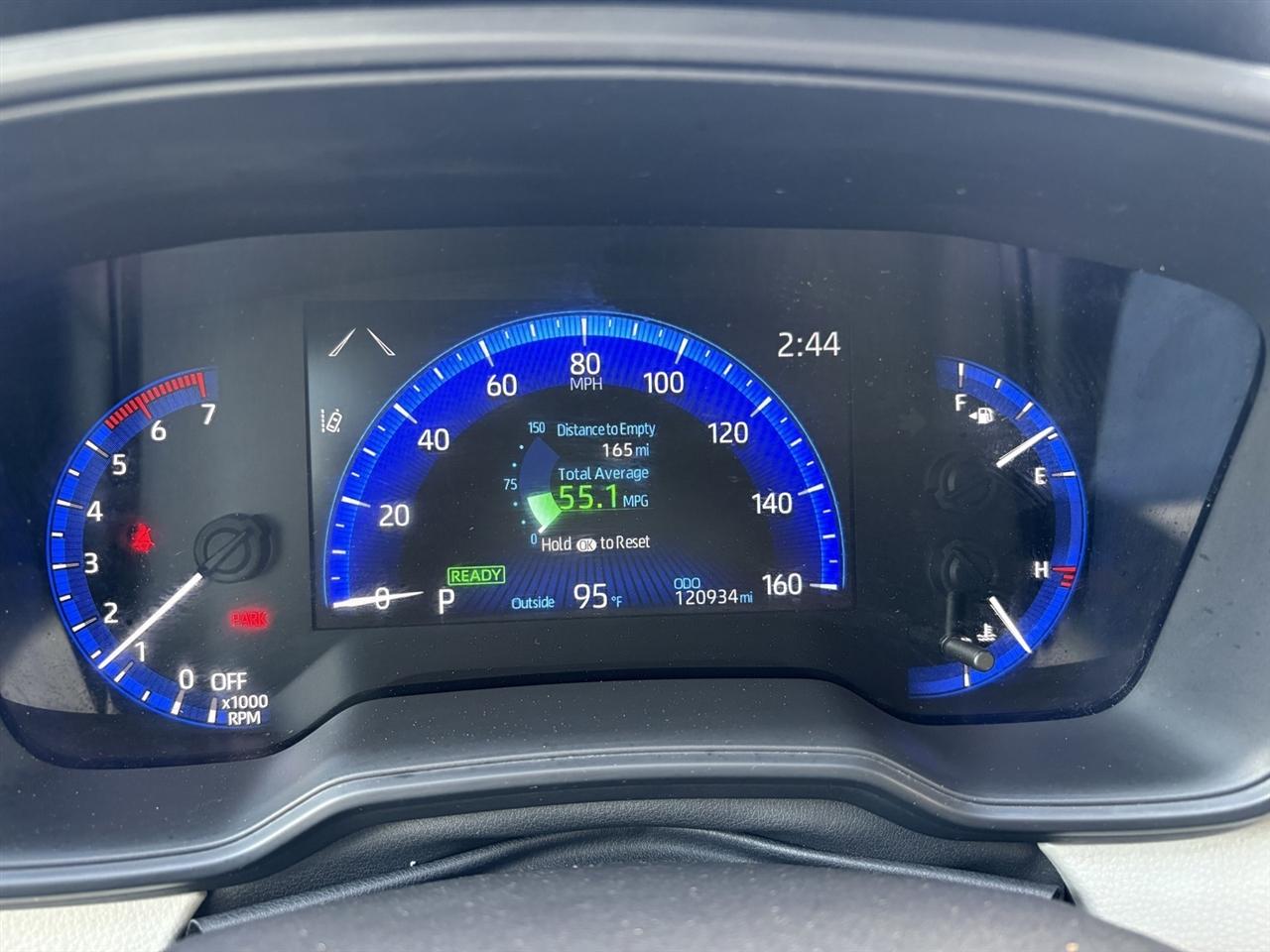 Toyota Corolla LE Hybrid 2022