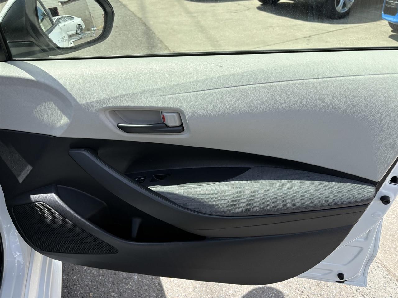 Toyota Corolla LE Hybrid 2022