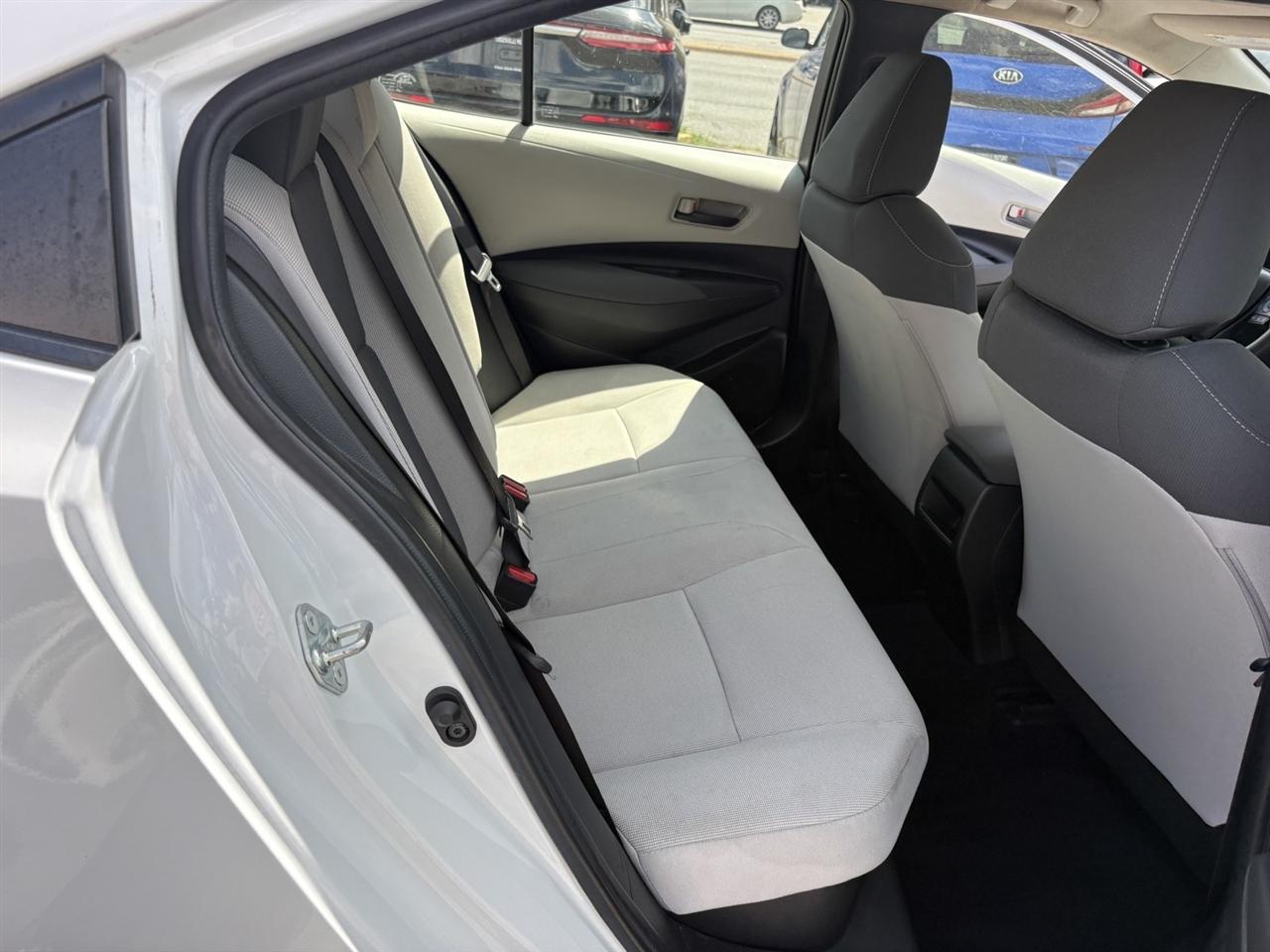 Toyota Corolla LE Hybrid 2022