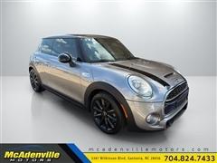 2017 MINI Cooper 