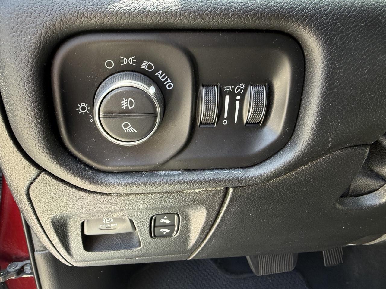 RAM 1500 Laramie Crew Cab LWB 4WD 2020