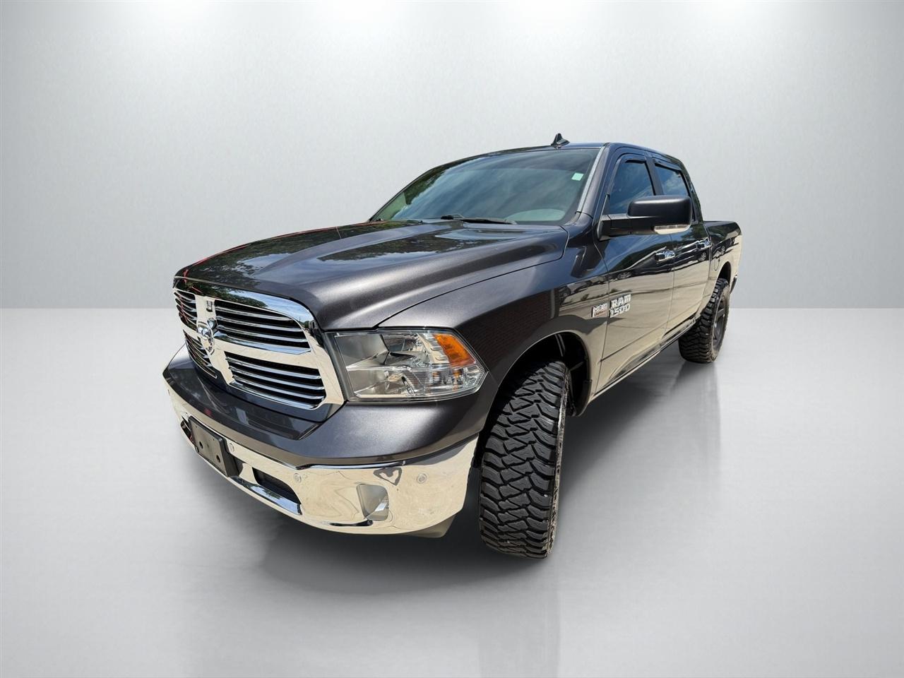 RAM 1500 SLT Crew Cab SWB 4WD 2016