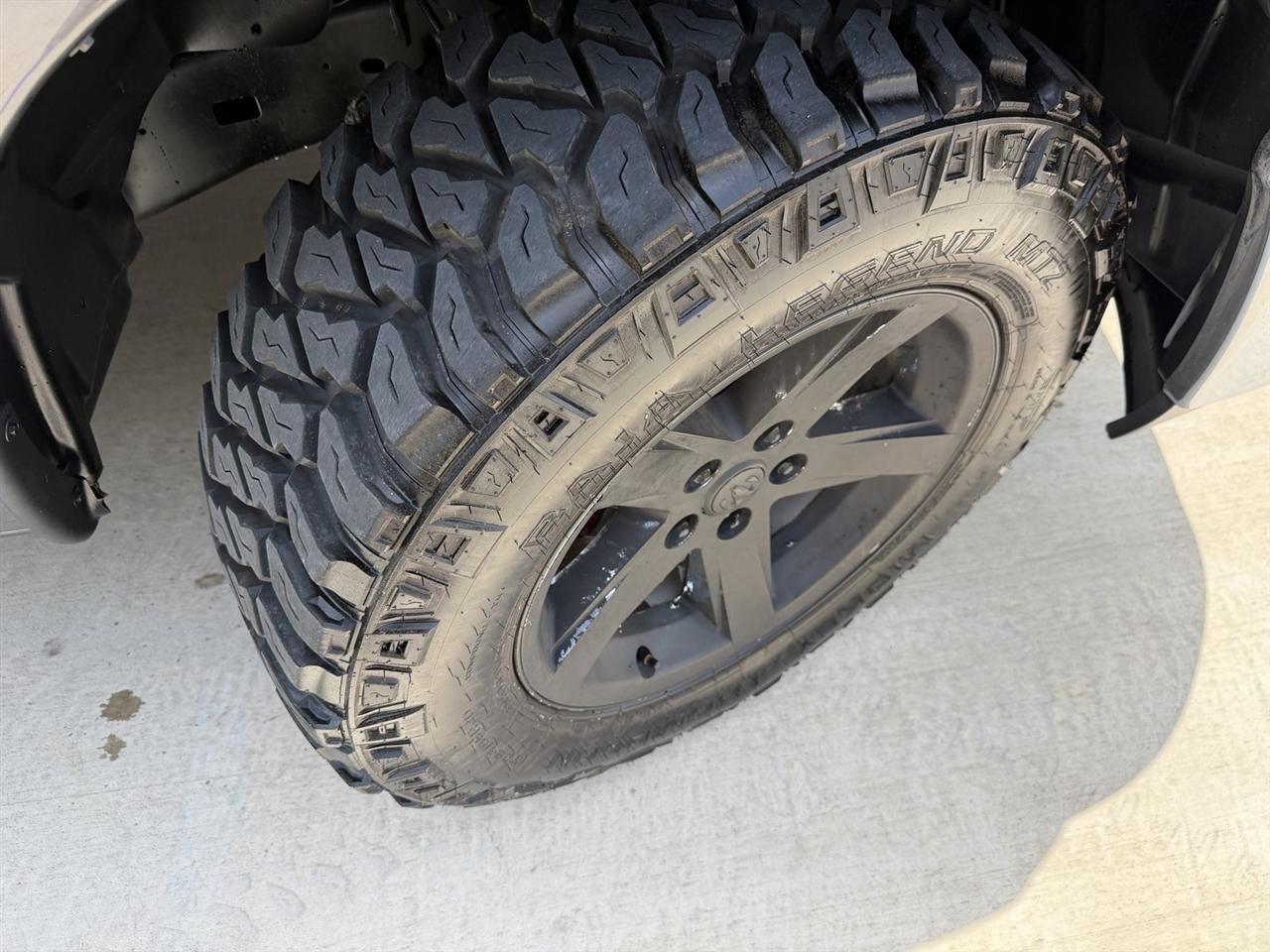 RAM 1500 SLT Crew Cab SWB 4WD 2016