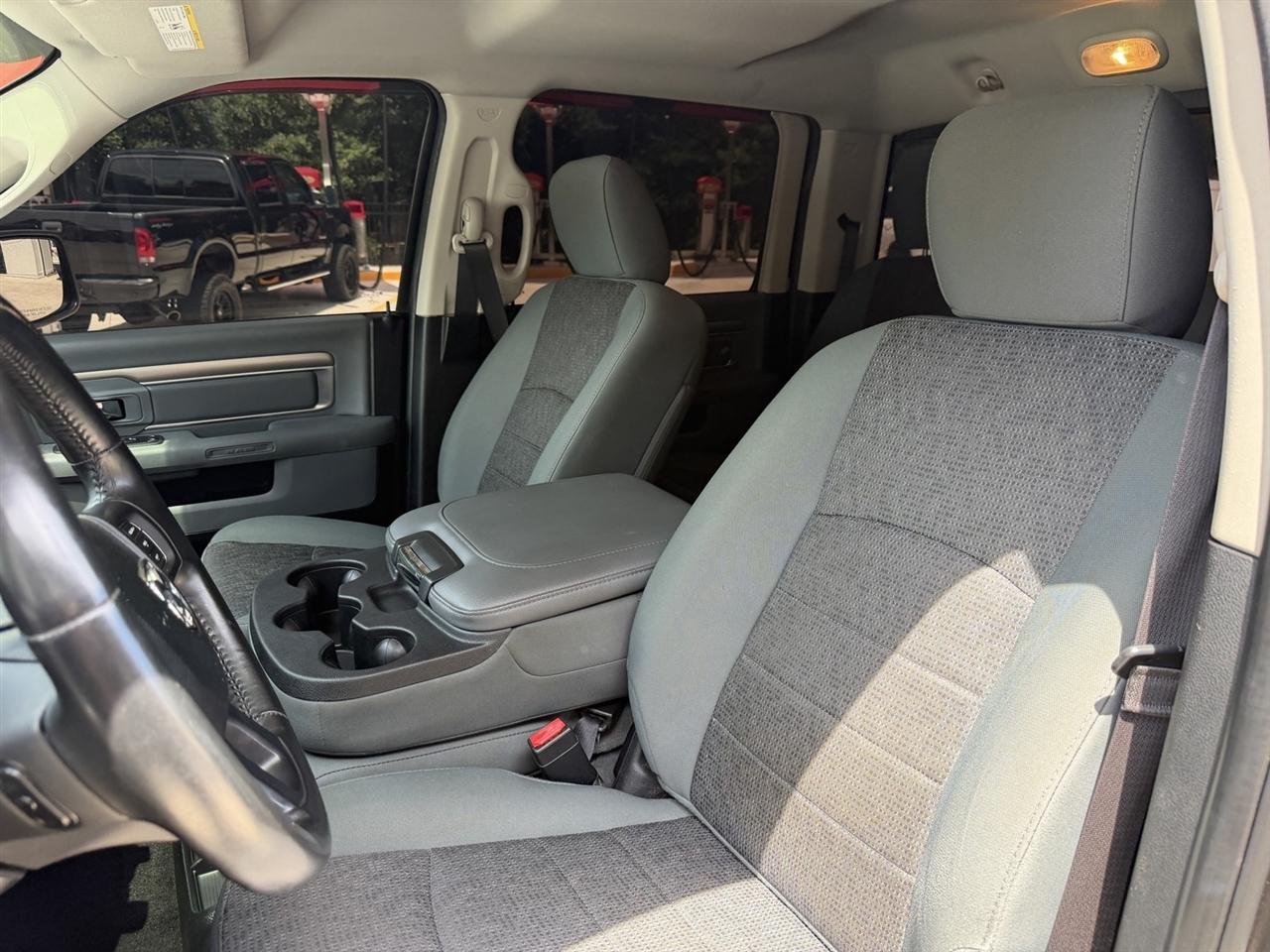 RAM 1500 SLT Crew Cab SWB 4WD 2016