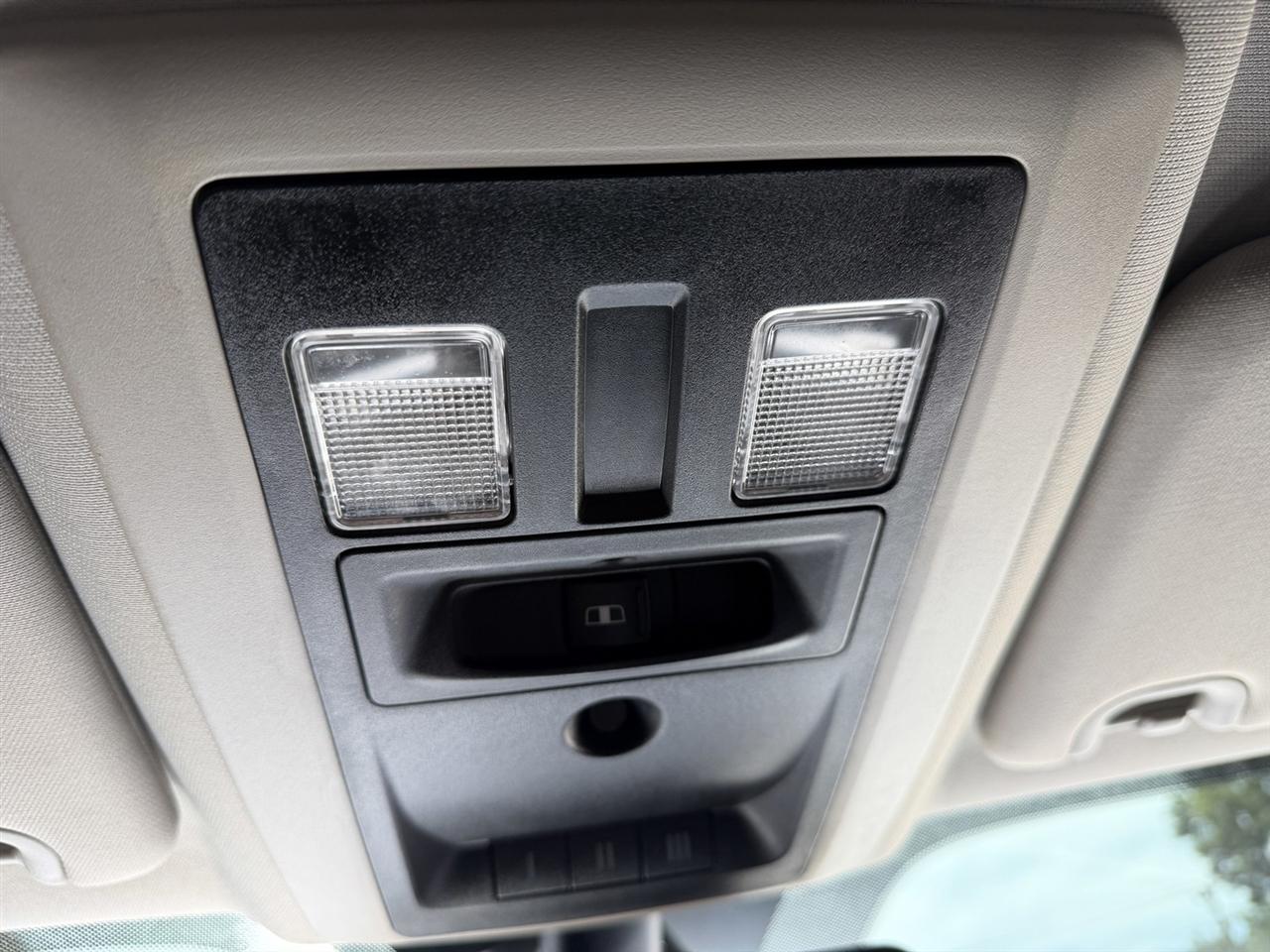 RAM 1500 SLT Crew Cab SWB 4WD 2016