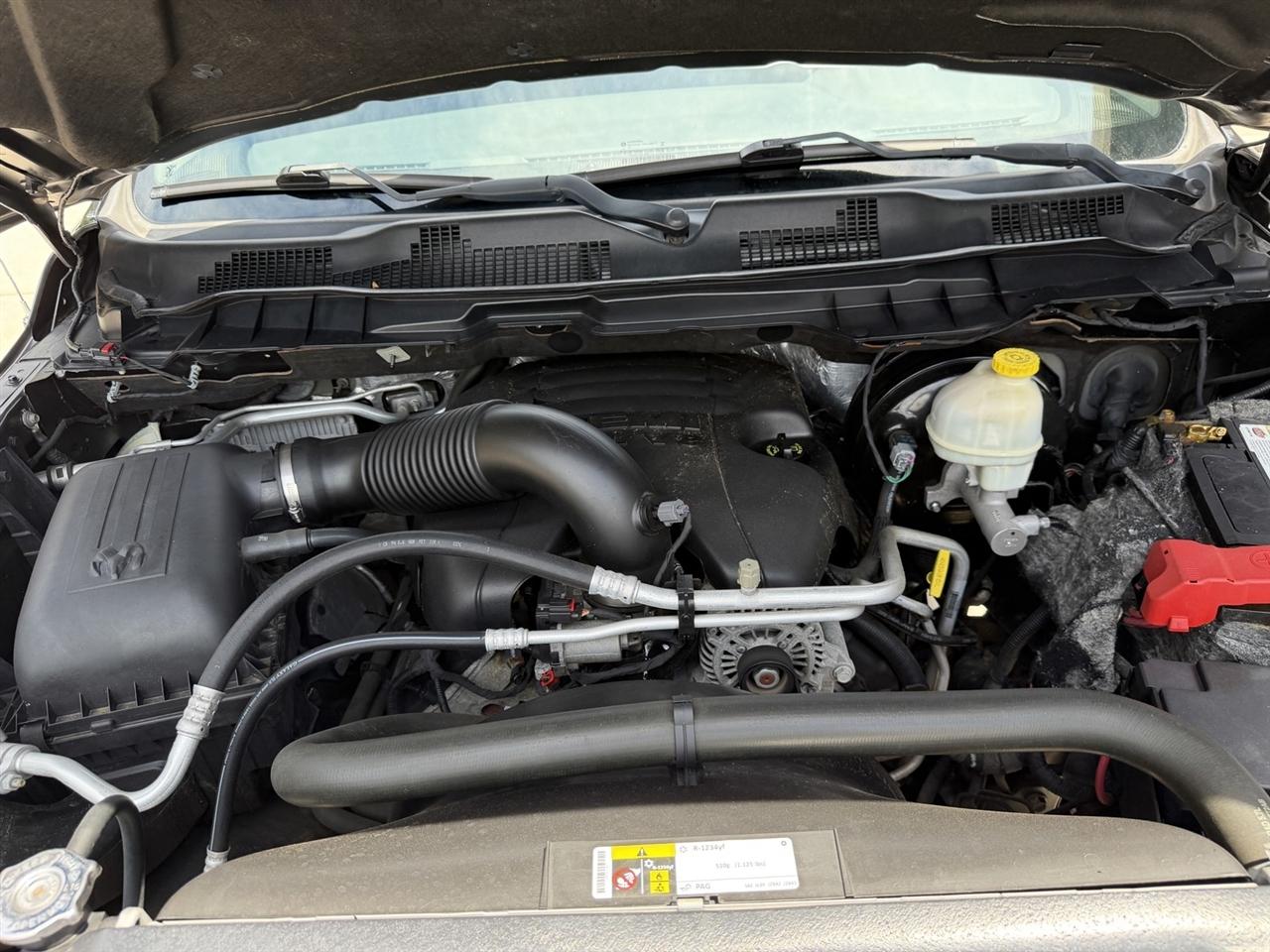 RAM 1500 SLT Crew Cab SWB 4WD 2016