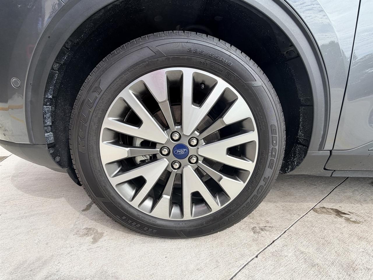 Ford Escape Hybrid Titanium AWD 2021