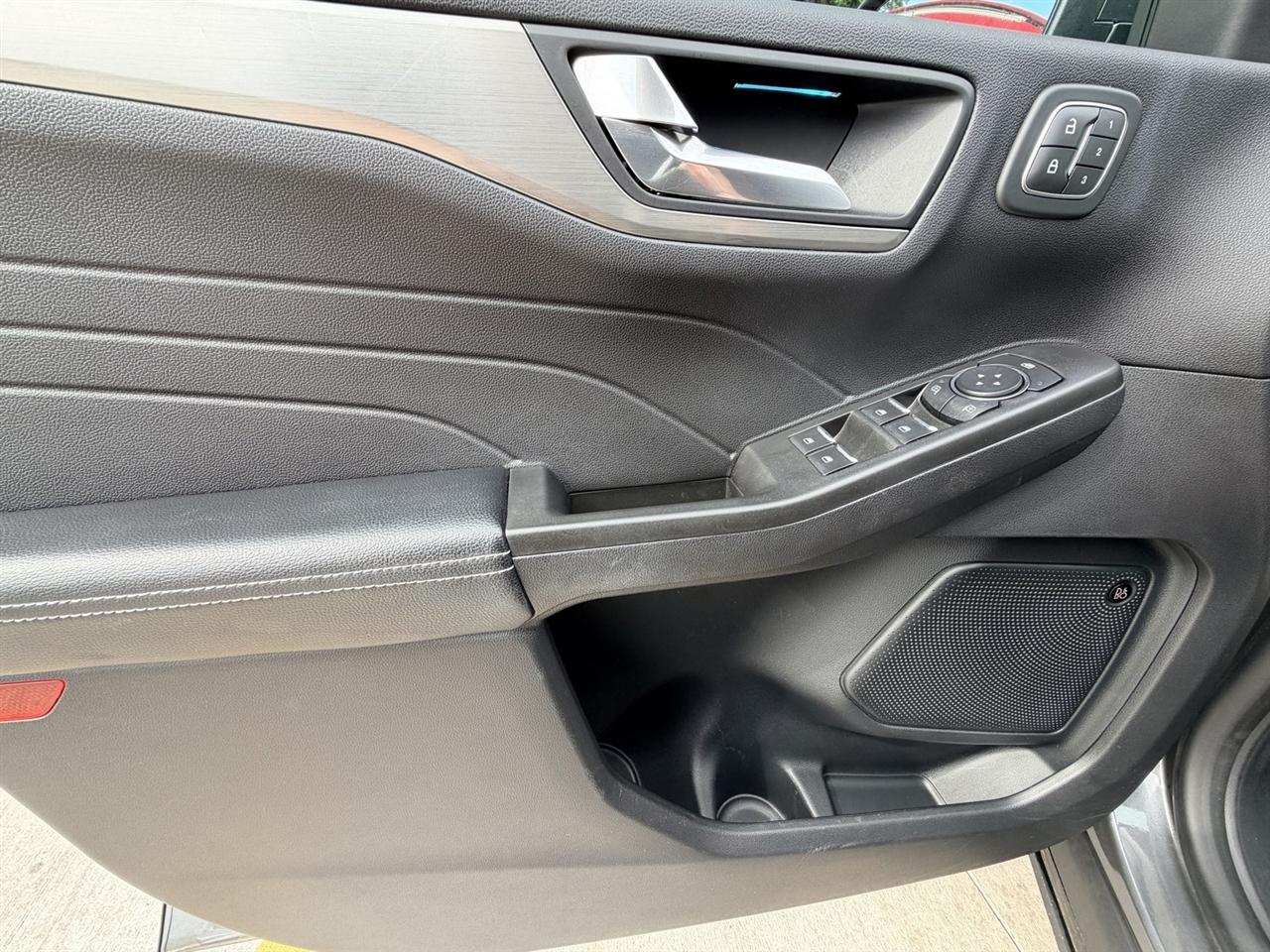 Ford Escape Hybrid Titanium AWD 2021