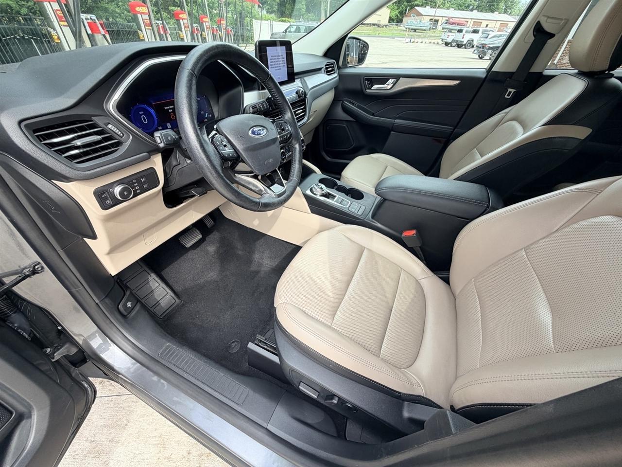 Ford Escape Hybrid Titanium AWD 2021