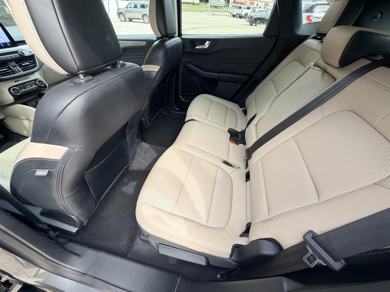 Ford Escape Hybrid Titanium AWD 2021