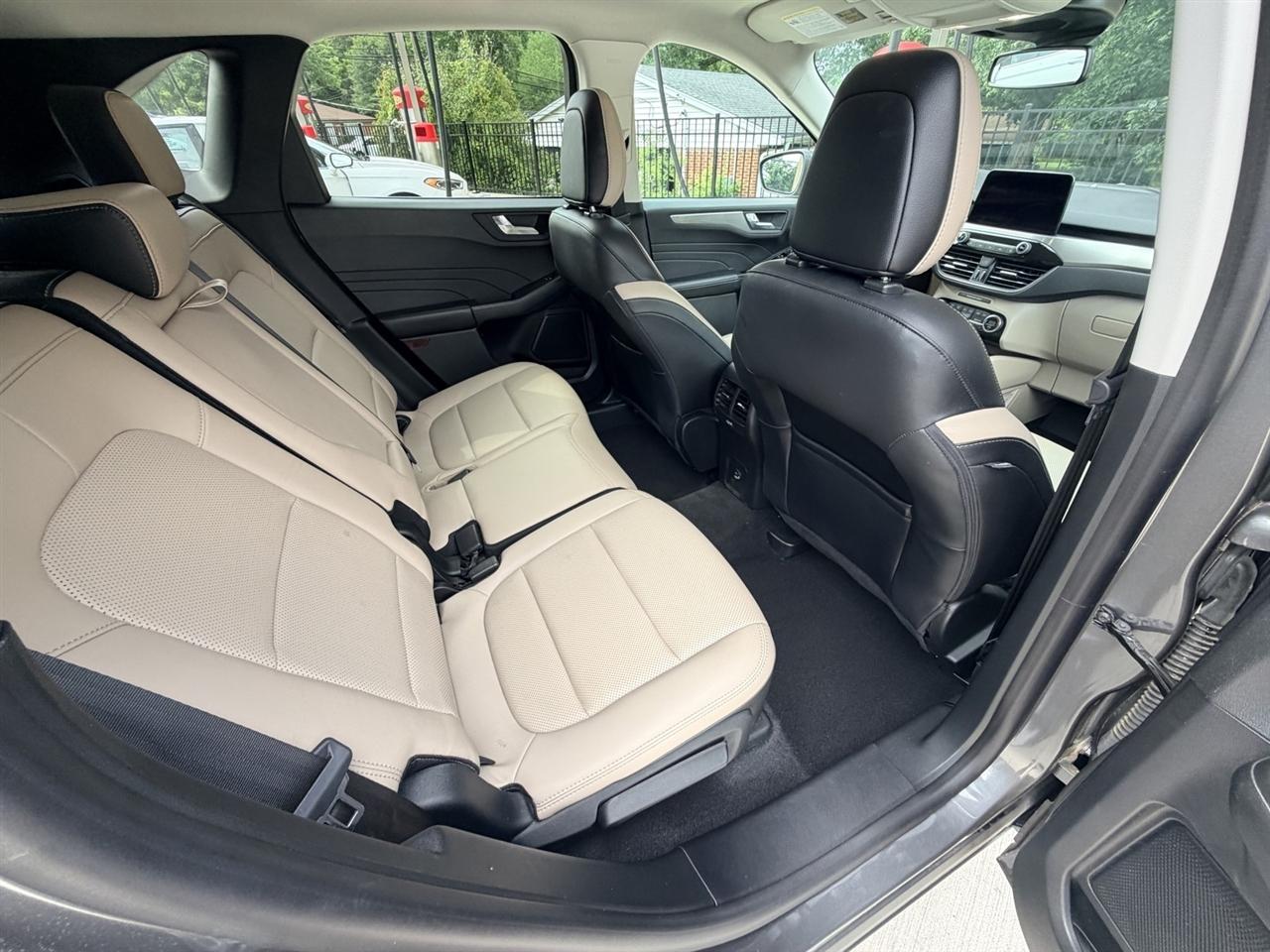 Ford Escape Hybrid Titanium AWD 2021