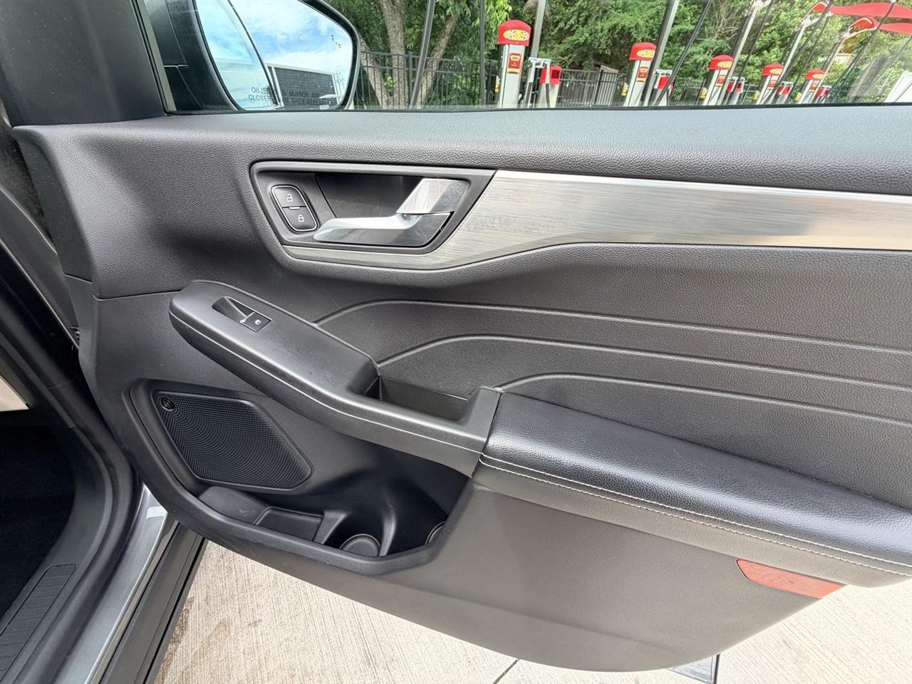 Ford Escape Hybrid Titanium AWD 2021