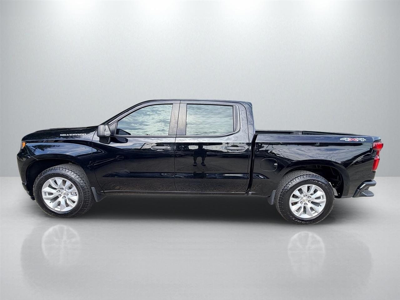 Chevrolet Silverado 1500 Custom Crew Cab Long Box 4WD 2020