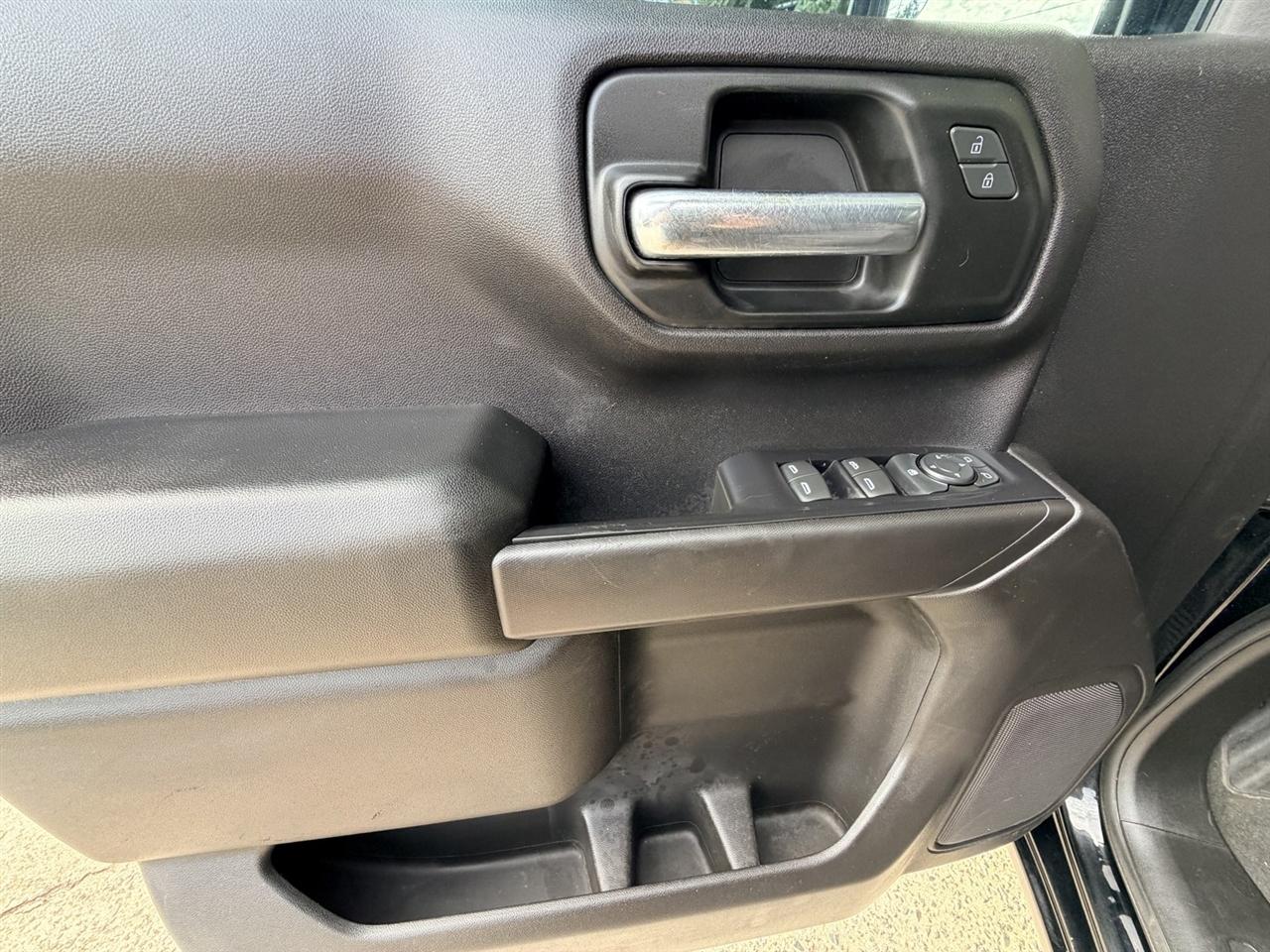Chevrolet Silverado 1500 Custom Crew Cab Long Box 4WD 2020