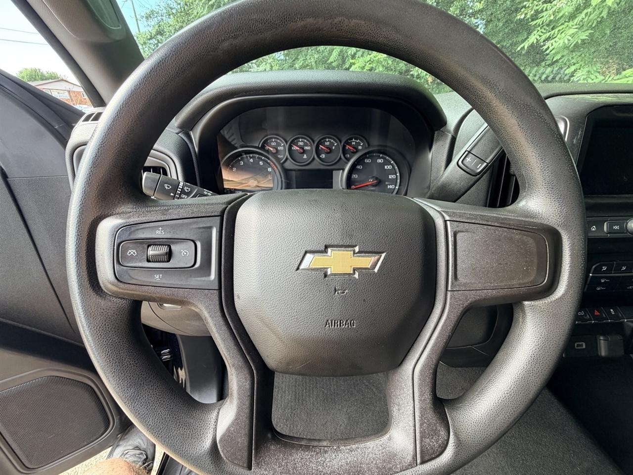 Chevrolet Silverado 1500 Custom Crew Cab Long Box 4WD 2020