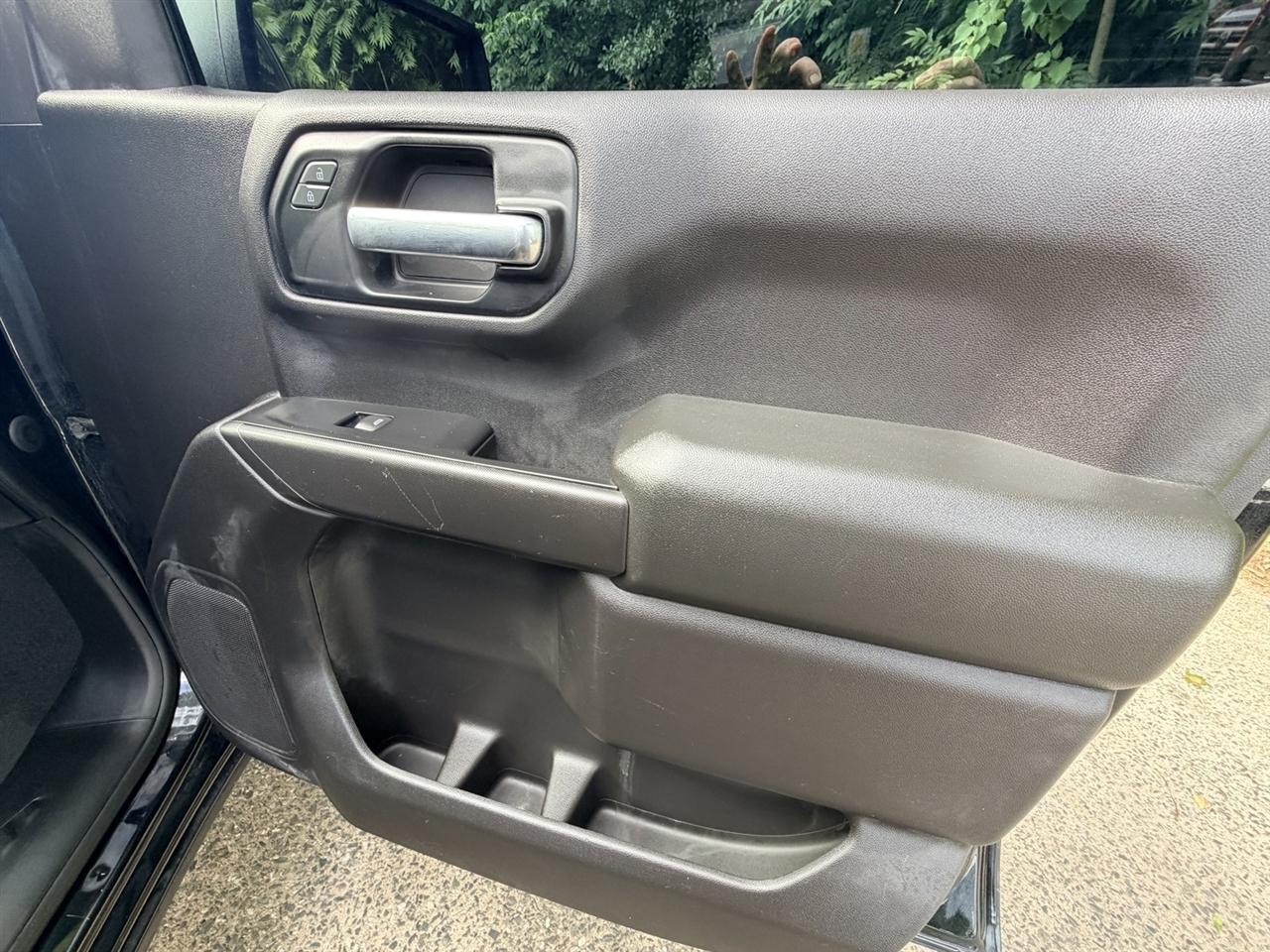 Chevrolet Silverado 1500 Custom Crew Cab Long Box 4WD 2020