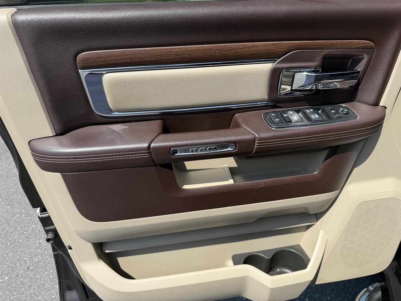 RAM 1500 Laramie Crew Cab 2014