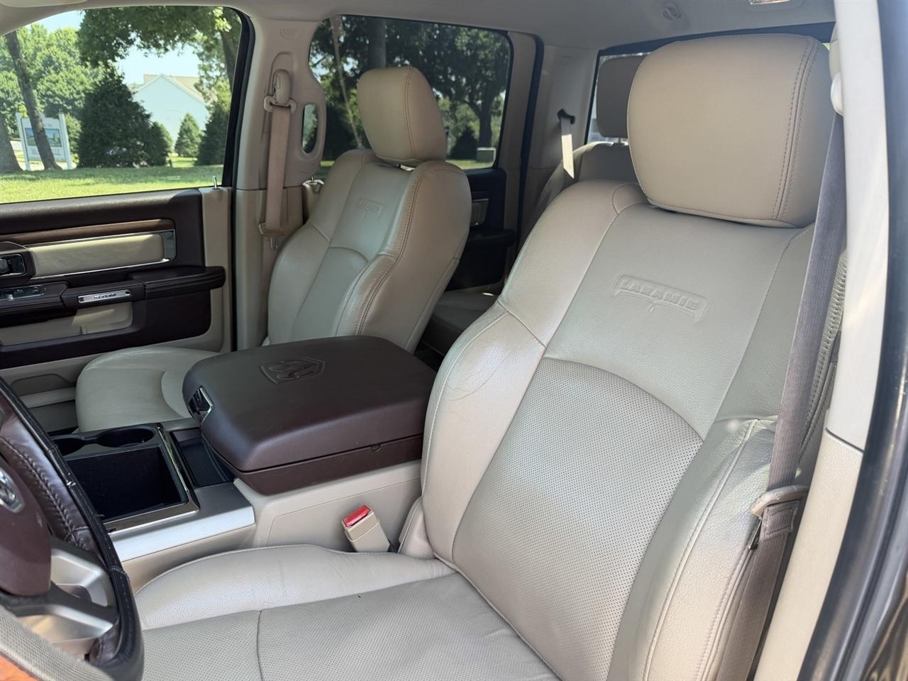 RAM 1500 Laramie Crew Cab 2014