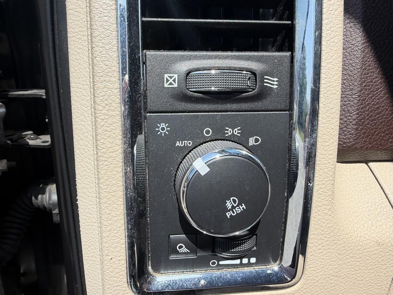 RAM 1500 Laramie Crew Cab 2014