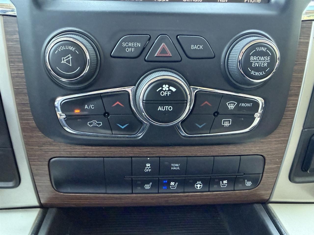 RAM 1500 Laramie Crew Cab 2014