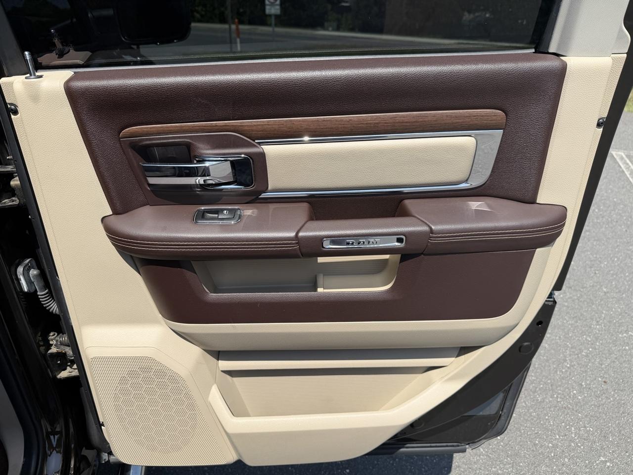RAM 1500 Laramie Crew Cab 2014
