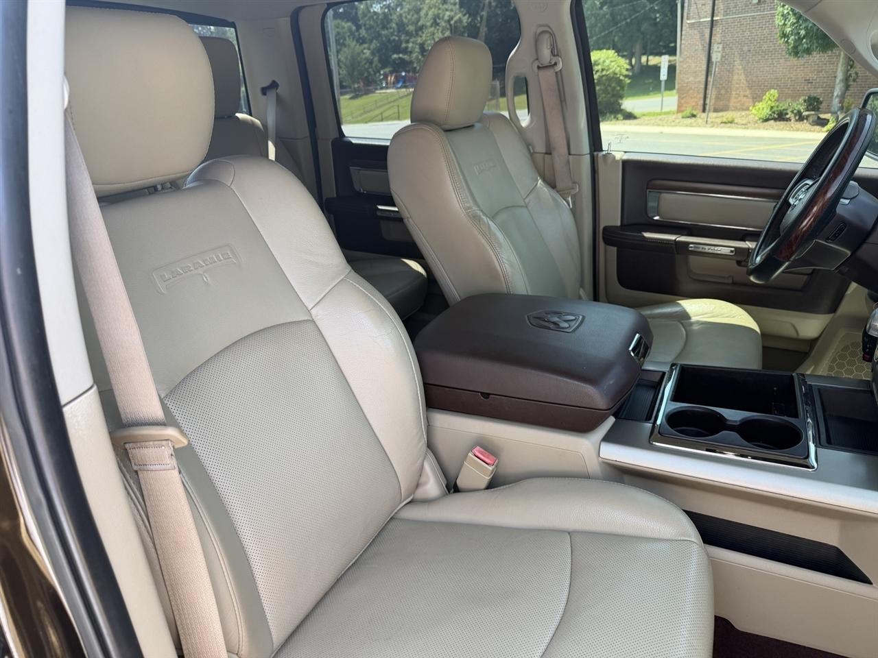 RAM 1500 Laramie Crew Cab 2014