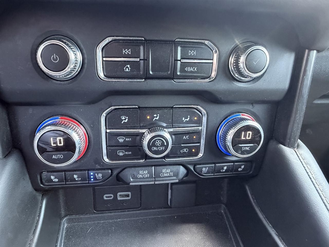 GMC Yukon AT4 4WD 2024
