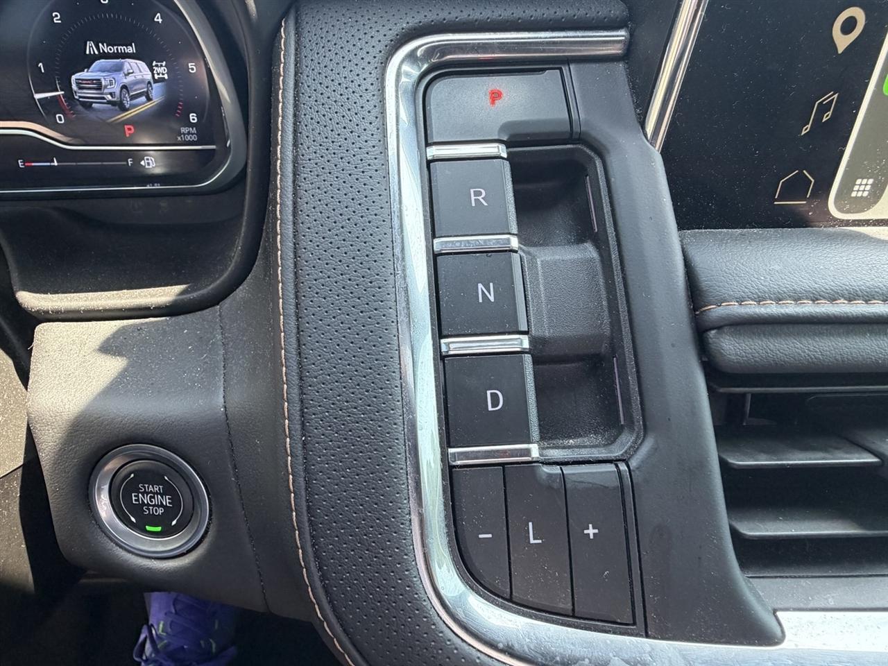 GMC Yukon AT4 4WD 2024