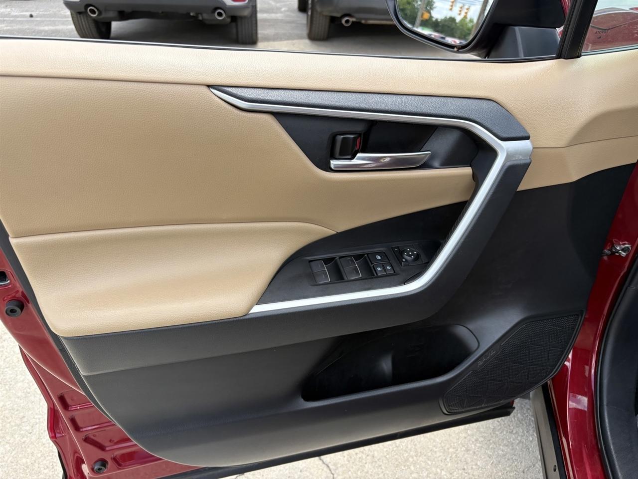 Toyota RAV4 Hybrid XLE 2022