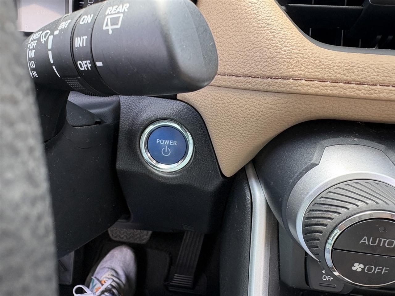 Toyota RAV4 Hybrid XLE 2022