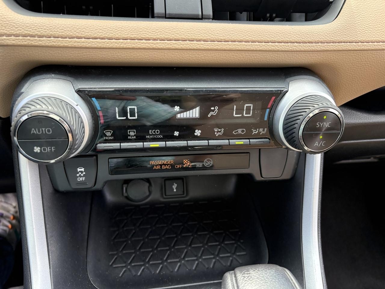 Toyota RAV4 Hybrid XLE 2022