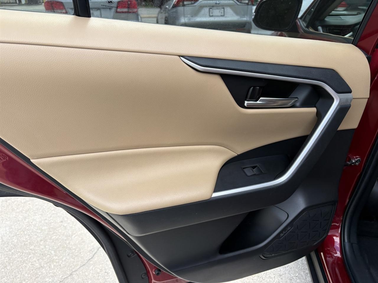 Toyota RAV4 Hybrid XLE 2022
