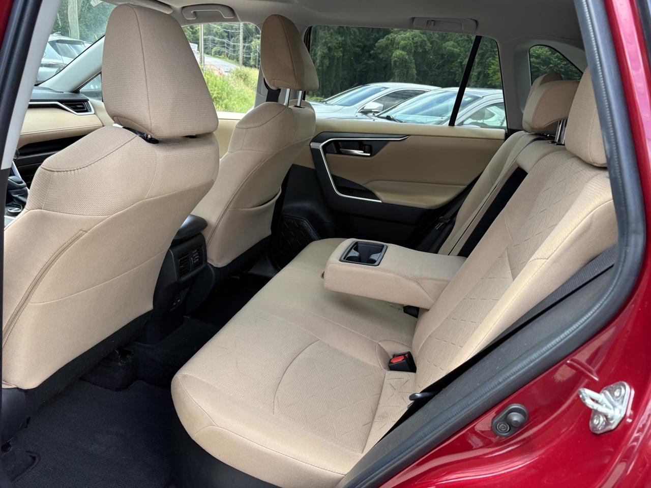 Toyota RAV4 Hybrid XLE 2022