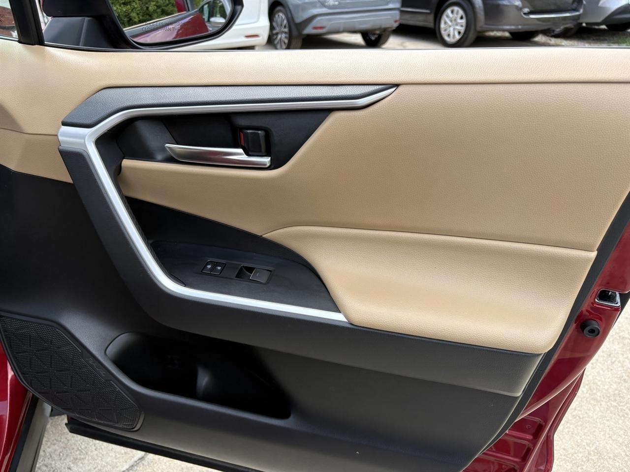 Toyota RAV4 Hybrid XLE 2022