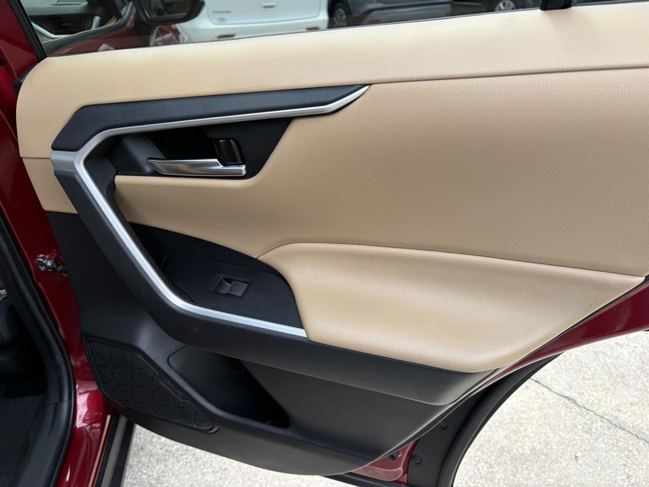 Toyota RAV4 Hybrid XLE 2022