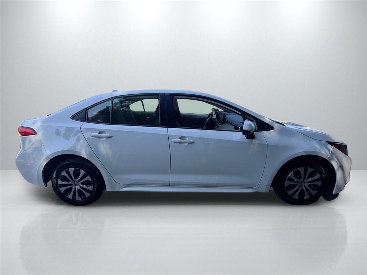 Toyota Corolla LE Hybrid 2022