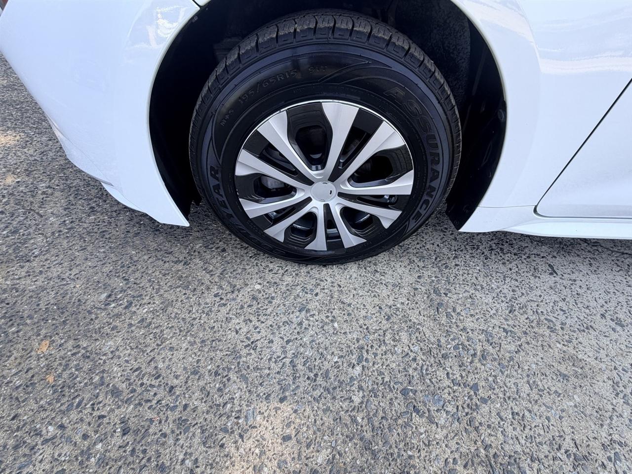 Toyota Corolla LE Hybrid 2022