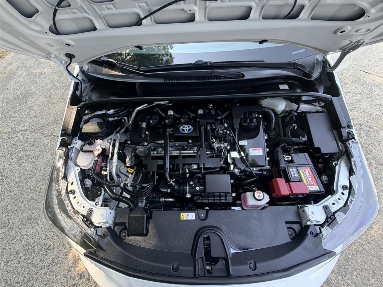 Toyota Corolla LE Hybrid 2022