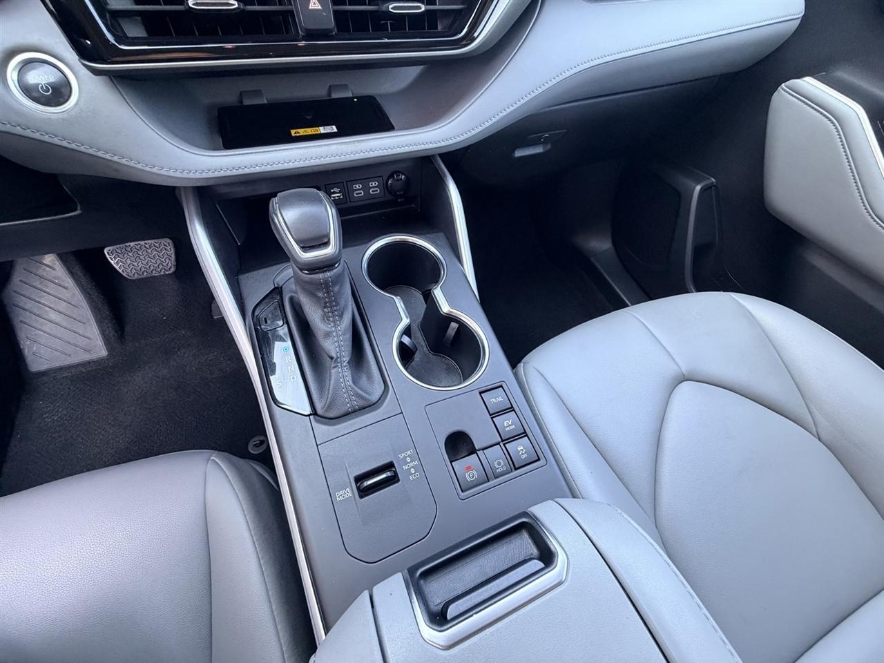 Toyota Highlander Hybrid Others 2024