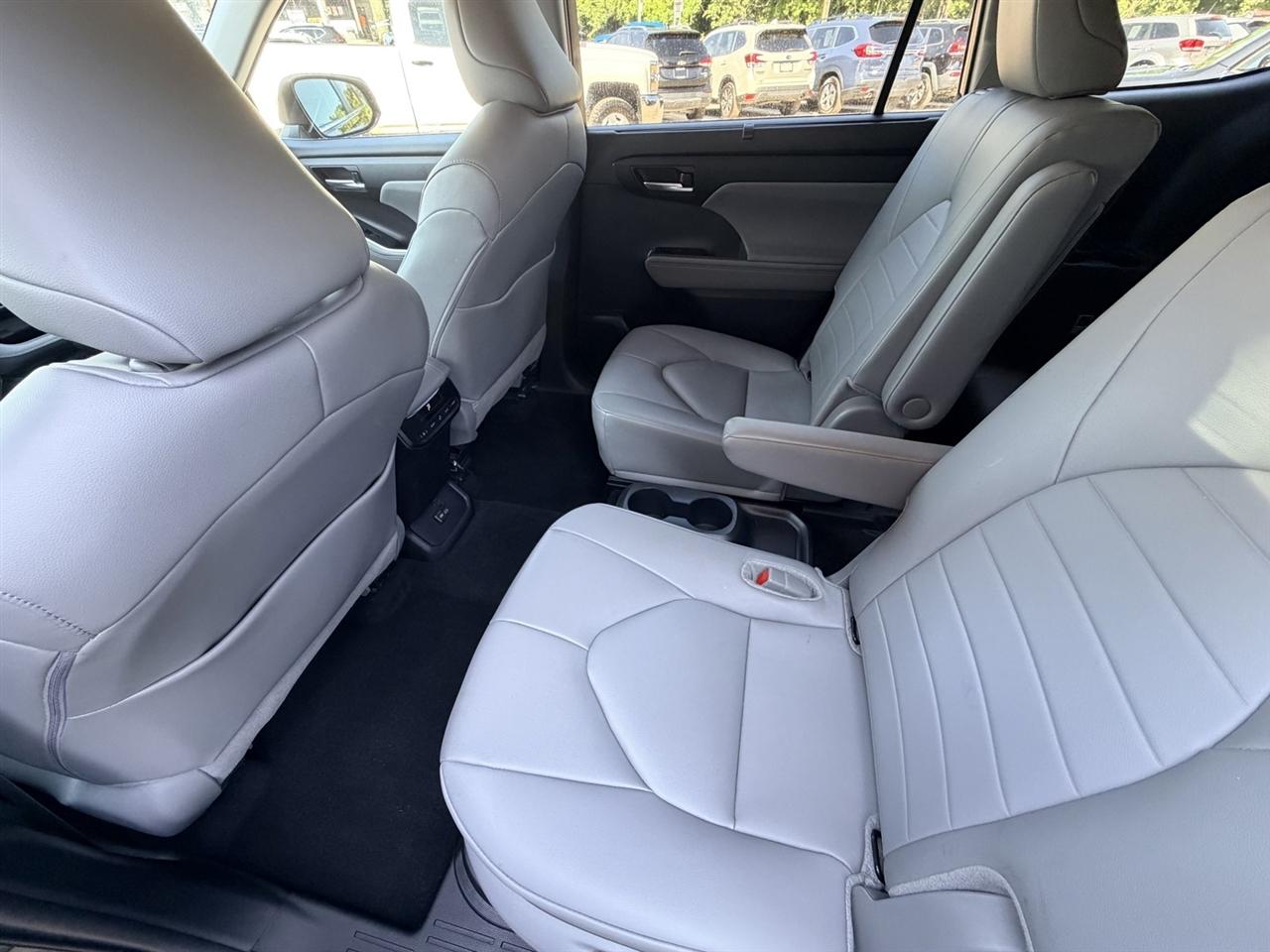Toyota Highlander Hybrid Others 2024
