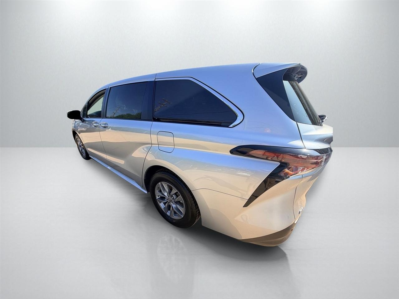 Toyota Sienna XLE 7-Passenger AWD 2023