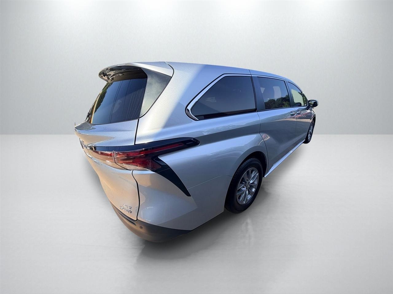 Toyota Sienna XLE 7-Passenger AWD 2023