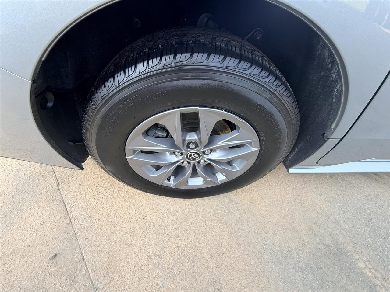 Toyota Sienna XLE 7-Passenger AWD 2023